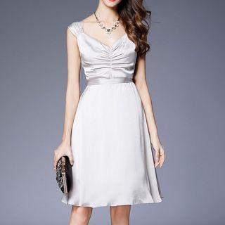 Sleeveless Ruched A-line Cocktail Dress