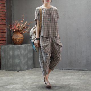 Set: Plaid Short-sleeve T-shirt + Cropped Harem Pants