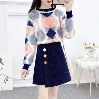 Set: Printed Sweater + Buttoned Skirt