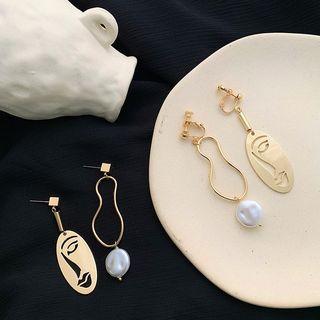 Non-matching Alloy Face Faux Pearl Dangle Earring
