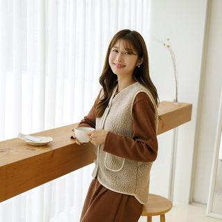 V-neck Dip-back Fleece Vest