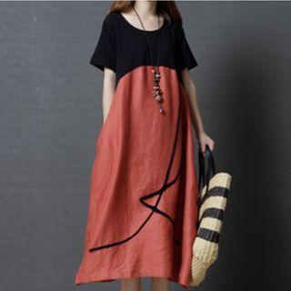 Short-sleeve Contrast Panel A-line Midi Dress