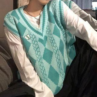 Long-sleeve T-shirt / Pattern Sweater Vest