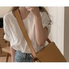 Short-sleeve U-neck T-shirt One Size