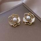 Flower Faux Pearl Alloy Earring 1 Pair - Faux Pearl - White & Gold - One Size
