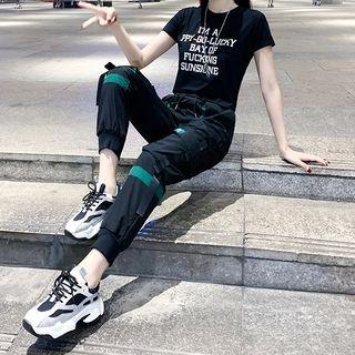 Lettering Short-sleeve T-shirt / Pocket Detail Cropped Harem Pants / Set