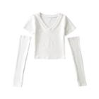 Set: Short-sleeve V-neck T-shirt + Arm Sleeves