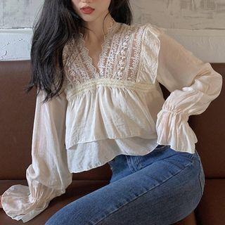 V-neck Lace Panel Plain Blouse White - One Size