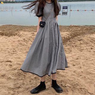 Short-sleeve Gingham Midi Dress Plaid - Black & White - One Size