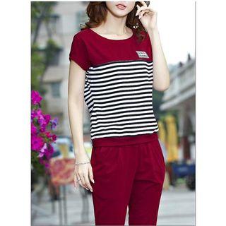 Set: Striped T-shirt + Cropped Sweatpants