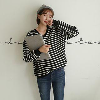 V-neck Striped Fleece-lined Pullover