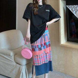 Short-sleeve Printed T-shirt / Patterned Midi Pencil Skirt