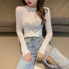 Twisted Front Long-sleeve Plain Cropped Top