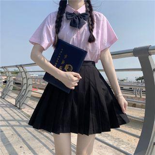 Short-sleeve Bow Tie Shirt / Pleated Skirt / Set