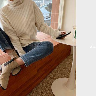 Turtleneck Rib-kit Sweater