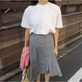 Short-sleeve T-shirt / Plaid Midi Skirt / Set