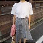 Short-sleeve T-shirt / Plaid Midi Skirt / Set