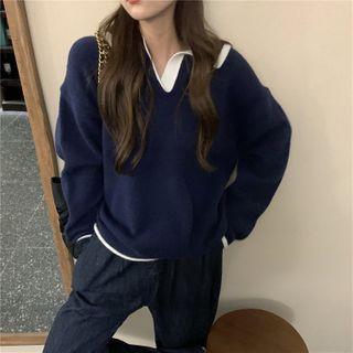 Color-block V-neck Loose-fit Sweater Navy Blue - One Size