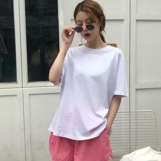 Plain Elbow Sleeve T-shirt / Plain Shorts