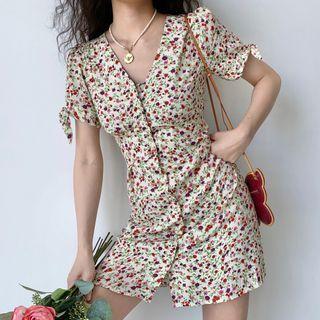 V-neck Single-breasted Floral Short-sleeve Dress