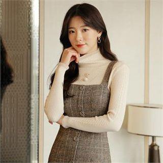 High-neck Furry-trim Knit Top Ivory - One Size