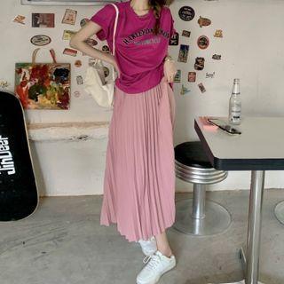 Short-sleeve Lettering T-shirt / Midi A-line Pleated Skirt