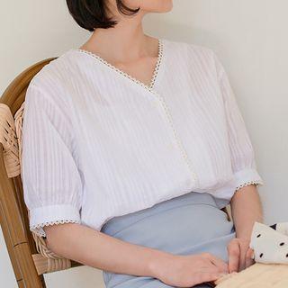 Short-sleeve V-neck Blouse White - One Size
