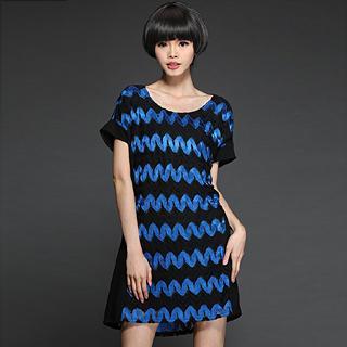 Short-sleeve Contrast-color Lace Dress