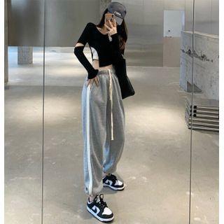 Long-sleeve Cutout Cropped T-shirt / Sweatpants