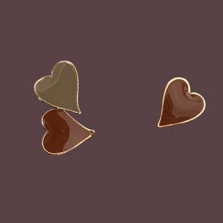 Asymmetrical Heart Ear Stud