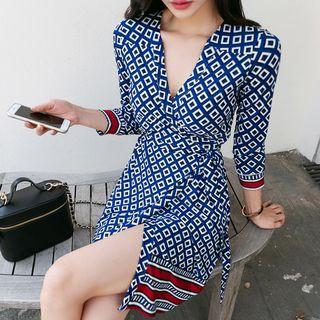 Contrast-trim 3/4-sleeve Knit Sheath Dress