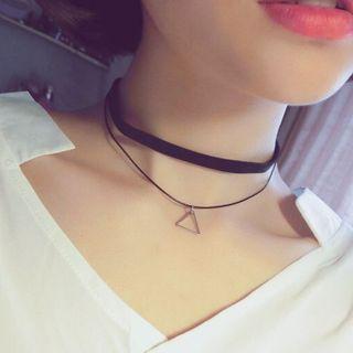Pendant Layered Choker