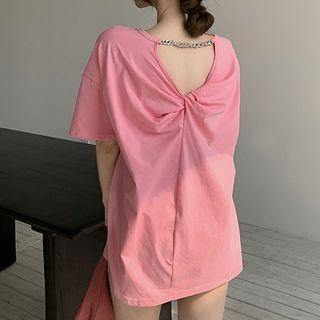 Short-sleeve Knotted-back T-shirt