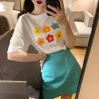 Printed T-shirt / Plain A-line Skirt
