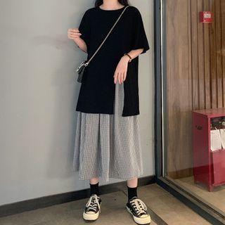 Elbow-sleeve T-shirt / Gingham Midi Skirt