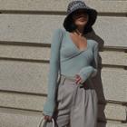 Thumbhole Deep V-neck T-shirt In 5 Colors