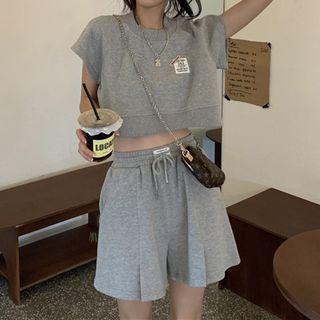 Set: Short-sleeve Lettering Crop Top + Sweatshorts