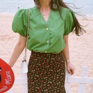 Short-sleeve V-neck Blouse Green - One Size