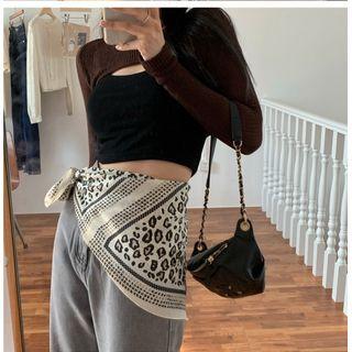 Print Leopard Cape / Plain Long-sleeve Sweatshirt / Plain Sleeveless Top