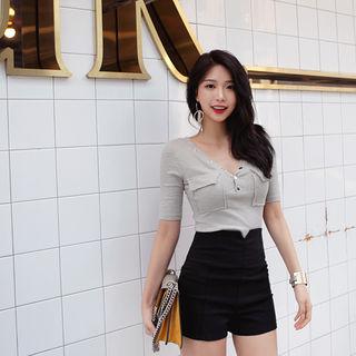 V-neck Dual-pocket Buttoned T-shirt