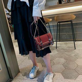 Contrast Stitching Chain Flap Crossbody Bag