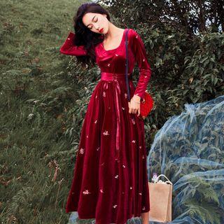 Scoop Neck Embroidered Long-sleeve Midi A-line Dress