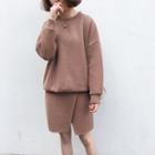 Set : Drop-shoulder Sweatshirt + Knit Skirt