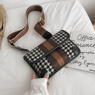 Houndstooth Panel Wide Strap Crossbody Bag