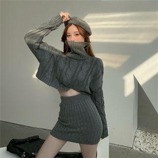 Set: Turtleneck Sweater + Pencil Skirt