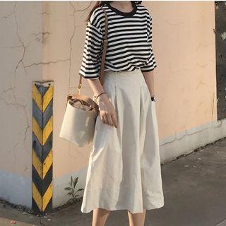 Stripe Short-sleeve T-shirt / Capri Wide Leg Pants