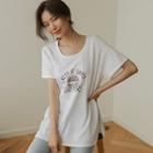 Illustrated U-neck Longline T-shirt
