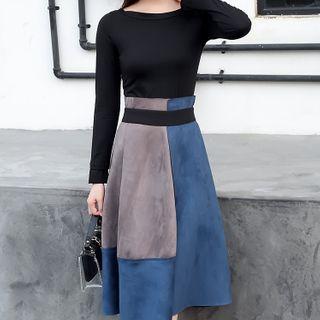 Set: Plain Long-sleeve T-shirt + Two-tone Midi A-line Skirt