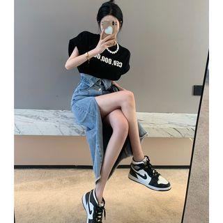 Short-sleeve Lettering T-shirt / High-waist Slim-fit Denim Midi Skirt