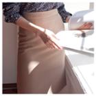 Slit-back H-line Skirt